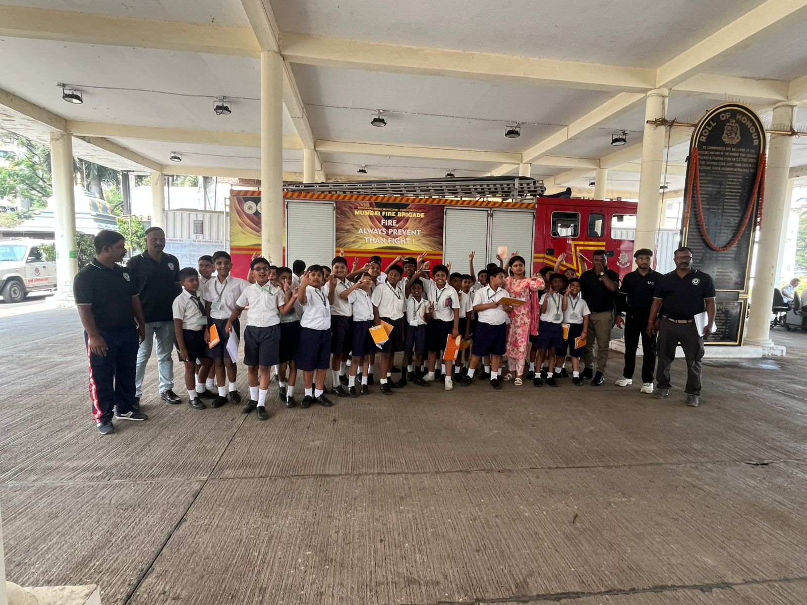 Std. IV Explores the Fire Brigade at Wadala